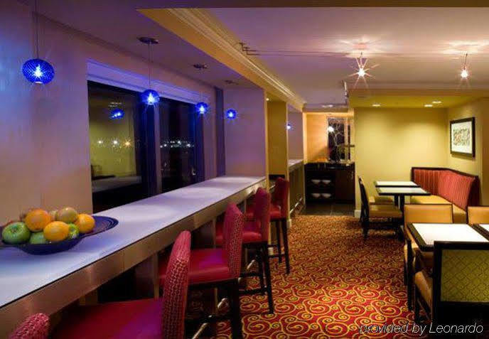 Holiday Inn Chesapeake Restaurant photo